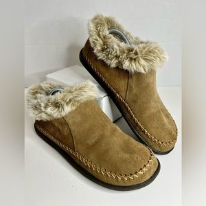 Megellan Women’s Brown Leather Uppers With Faux Fur Collar Bootie Slippers SZ 8